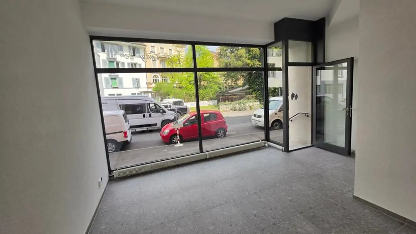 Commercial à louer - Rue De Boujean / Bözingenstrasse 10, 2502 Biel/Bienne - Photo 2