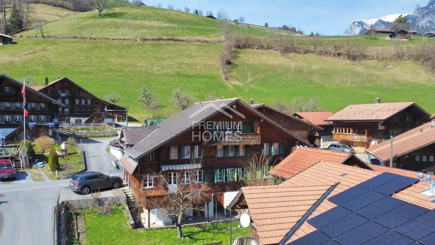 Residential building for sale - 3766 Boltigen