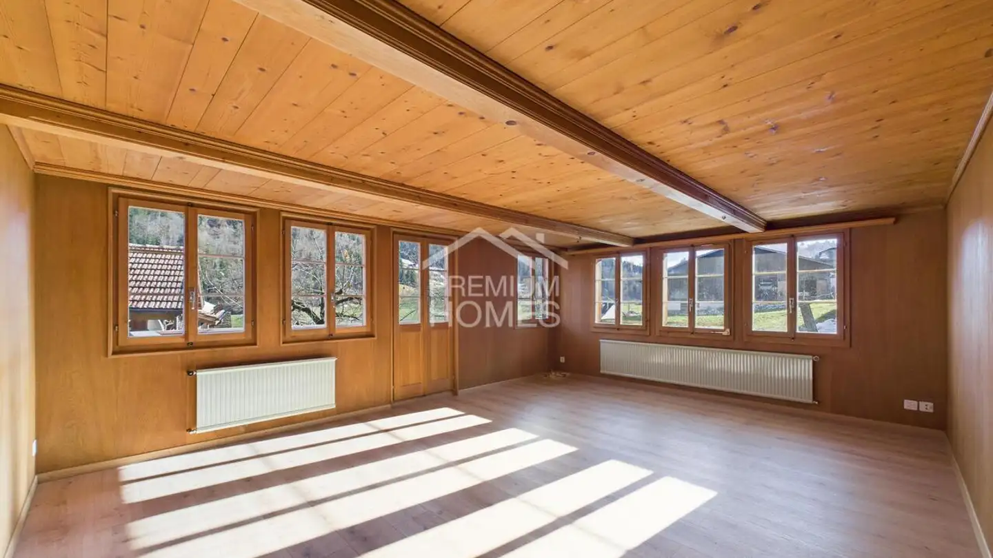 Residential building for sale - 3766 Boltigen - Photo 2