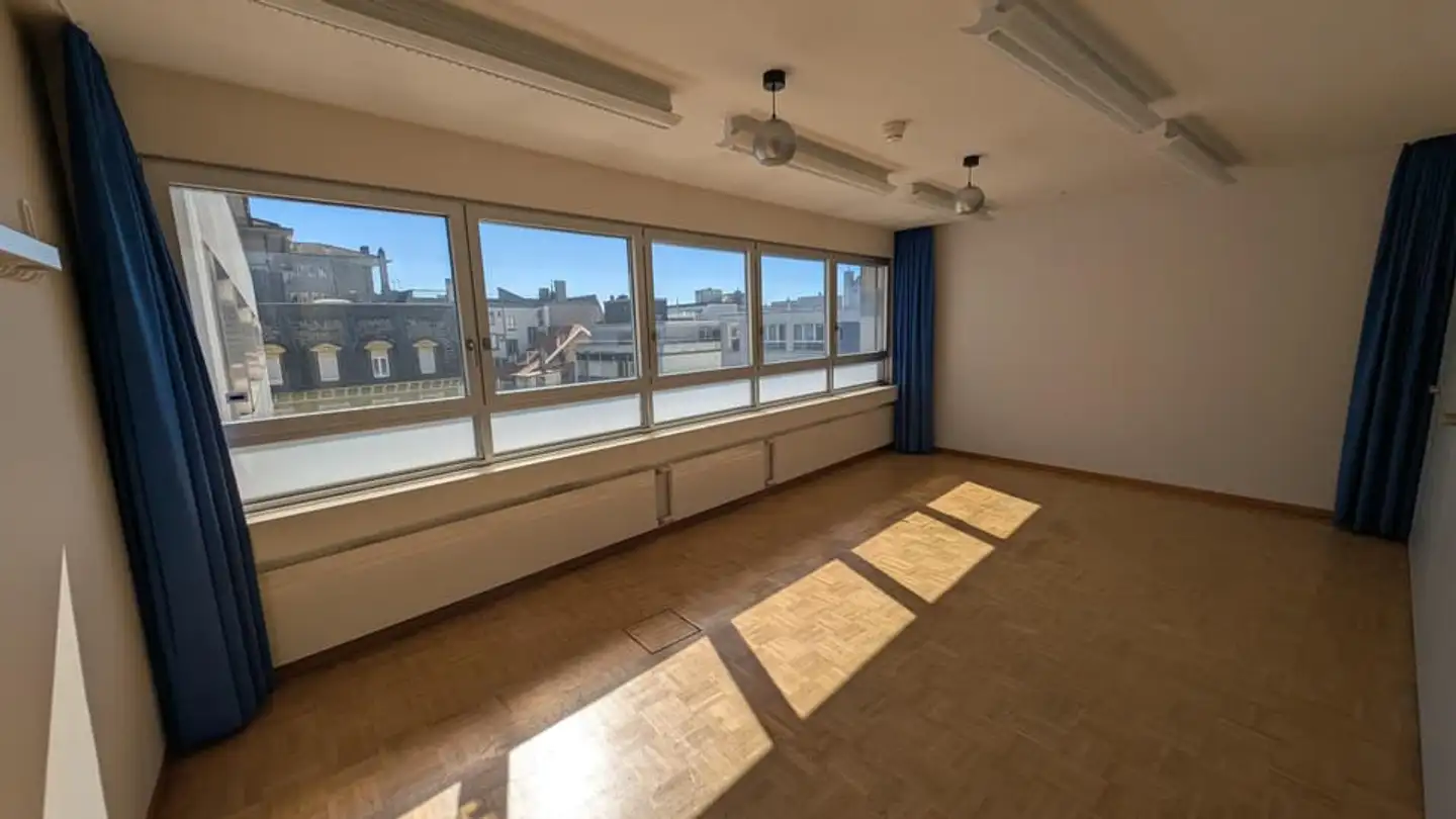 Commercial for rent - Rue Du Canal / Kanalgasse 36, 2502 Biel/Bienne - Photo 2