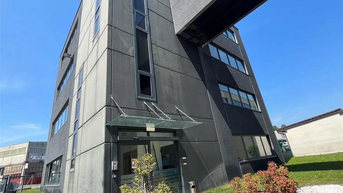 Spazio ufficio in affitto - Via Laveggio, 6855 Stabio