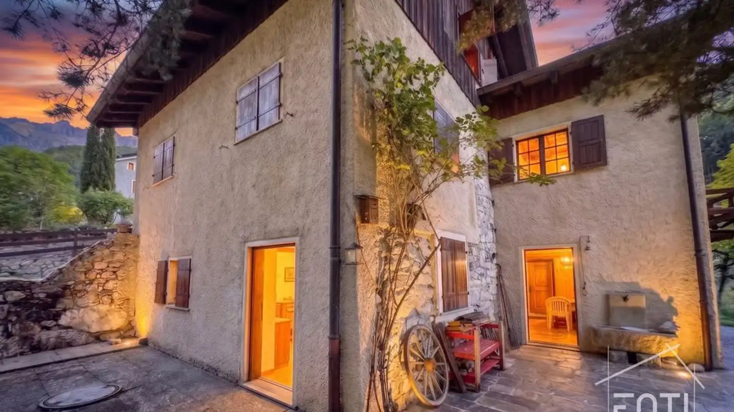 Residential building for sale - 1844 Villeneuve VD