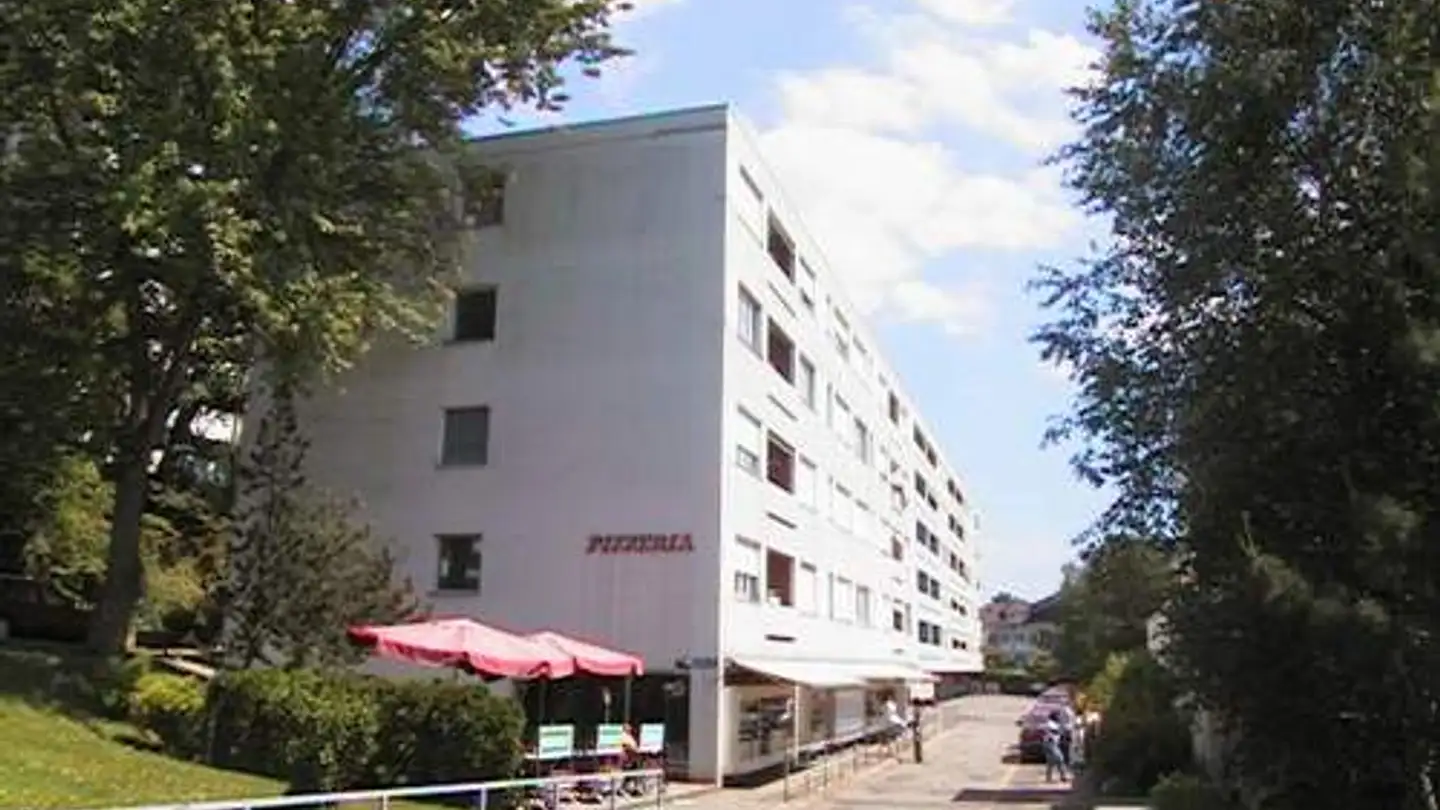 Outdoor parking space for rent - Chemin Du Devin 74, 1012 Lausanne
