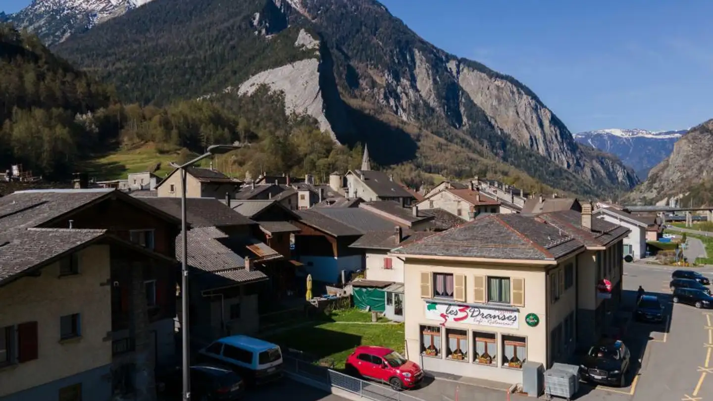 Hotel in vendita - Route Du Grand Saint-Bernard 60, 1933 Sembrancher - Photo 2