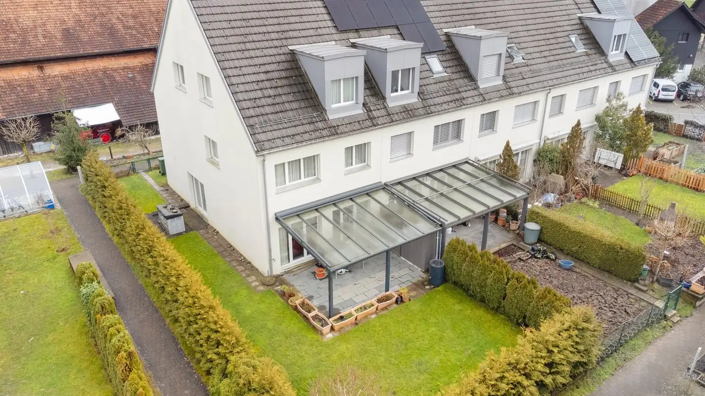 Row house for sale - Hofwisen 16, 8627 Grüningen
