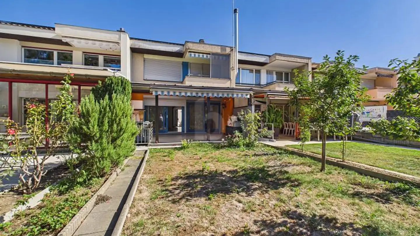 Stepped house for rent - 4107 Ettingen