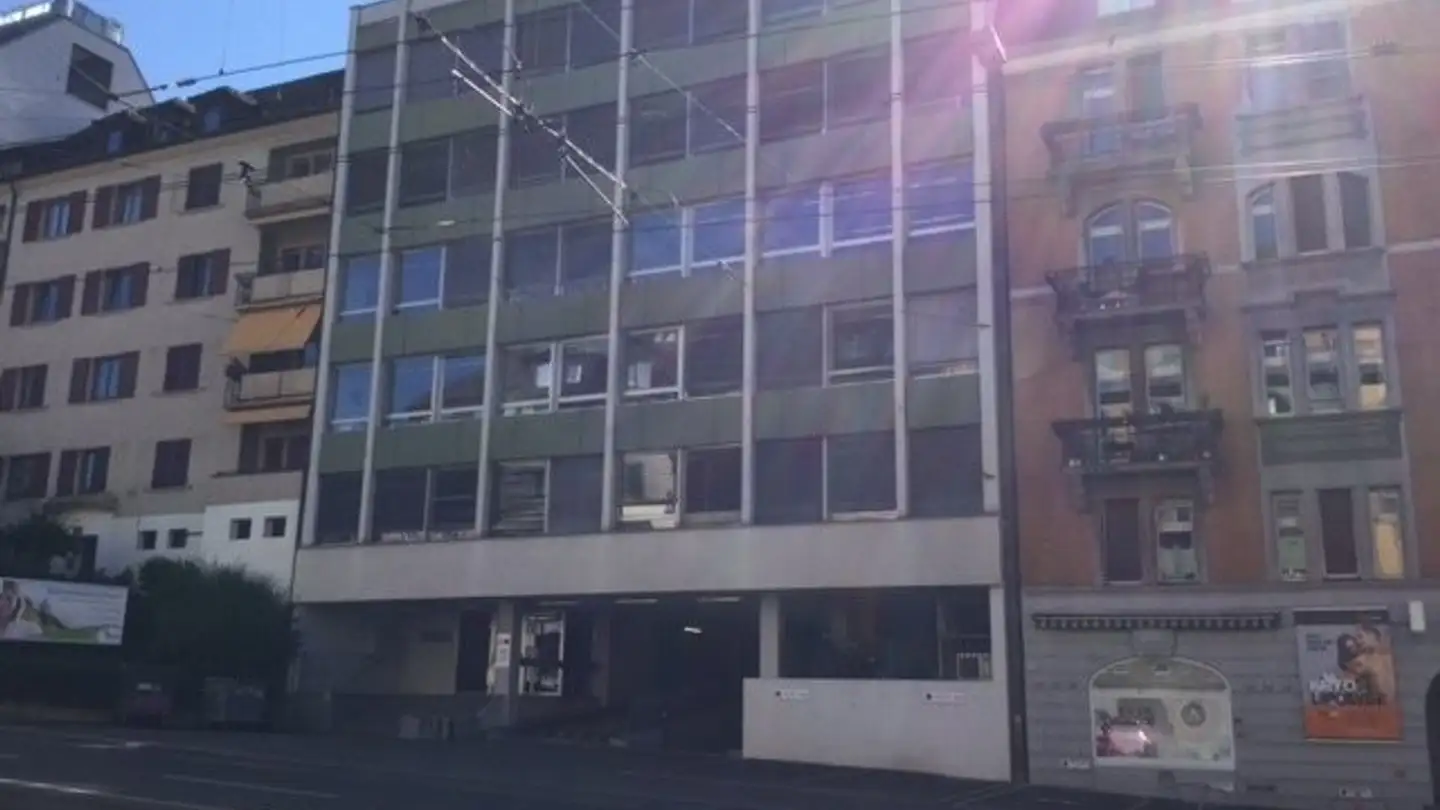 Place de parking extérieure à louer - Schaffhauserstrasse 78, 8057 Zürich