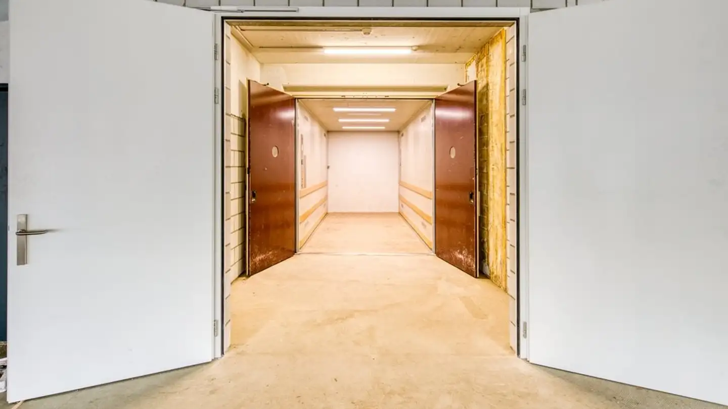 Shop for rent - Rue Du 23-Juin 40, 2822 Courroux