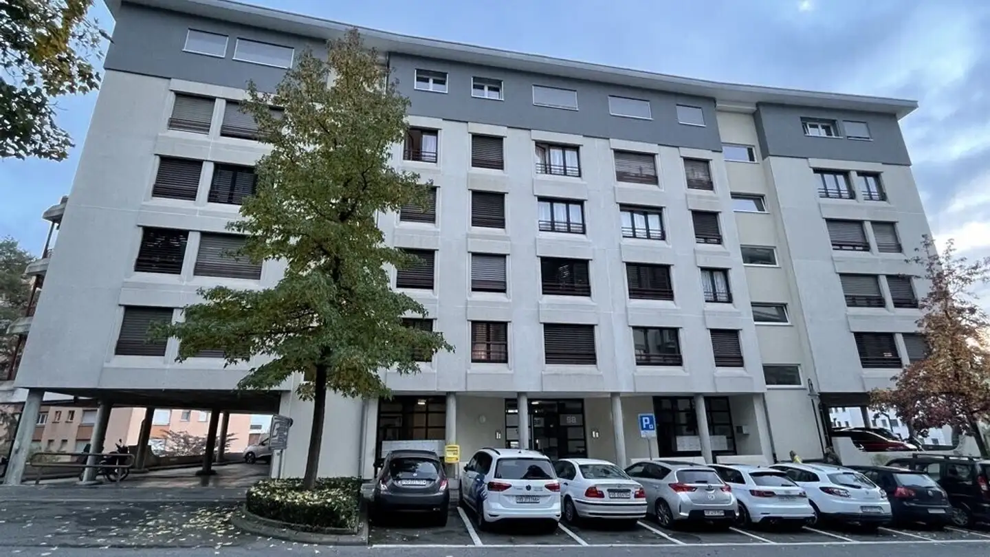 Place de parking extérieure à louer - Rue Des Vaudrès 9, 1815 Clarens