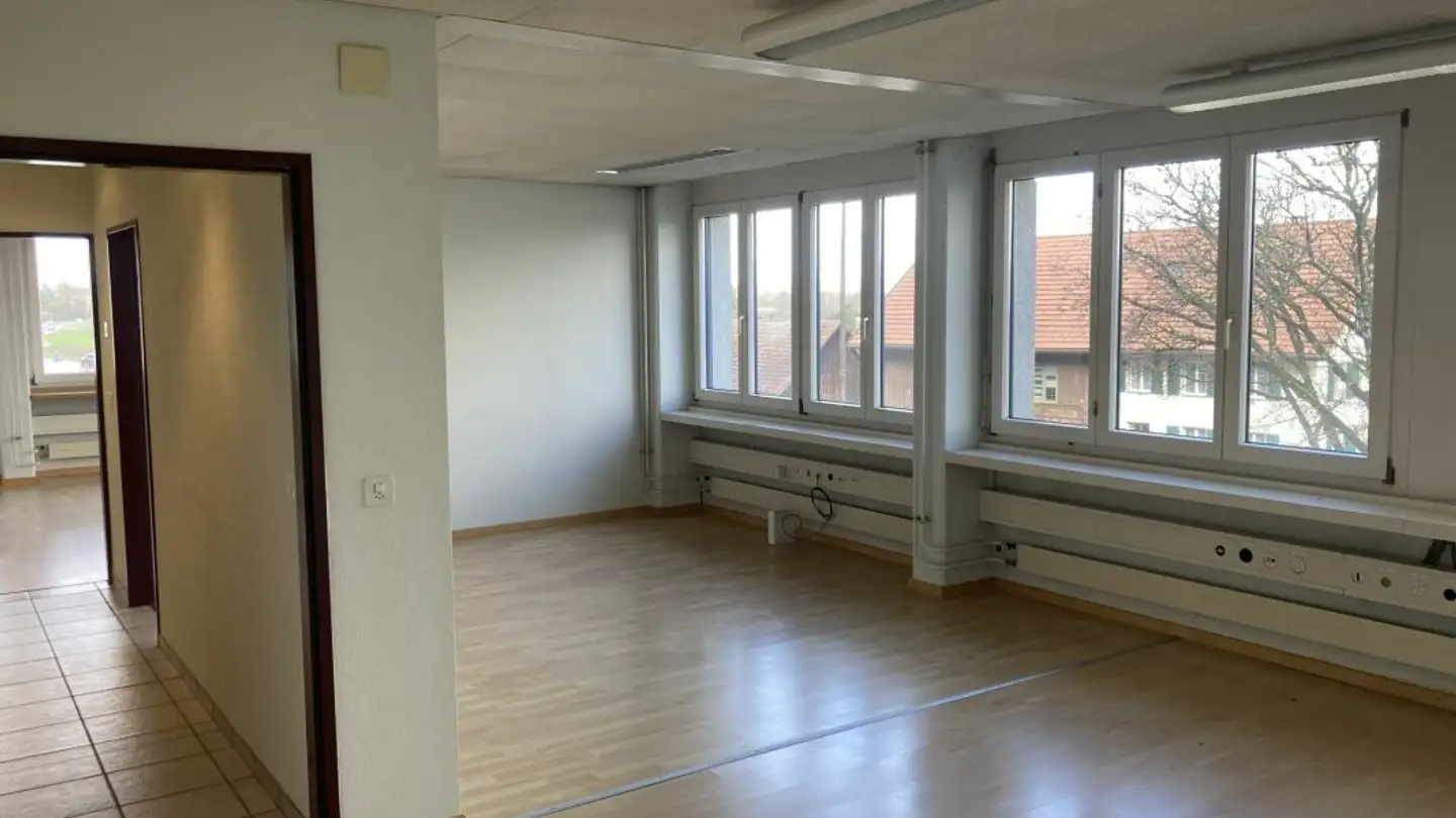 Office space for rent - Bruggacherstrasse 18, 8117 Fällanden