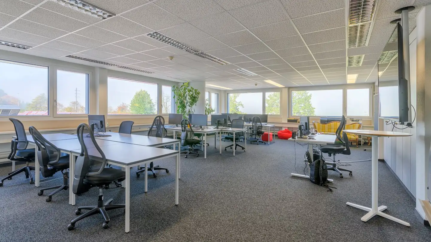 Commerciale in affitto - Ebikonerstrasse 75, 6043 Adligenswil