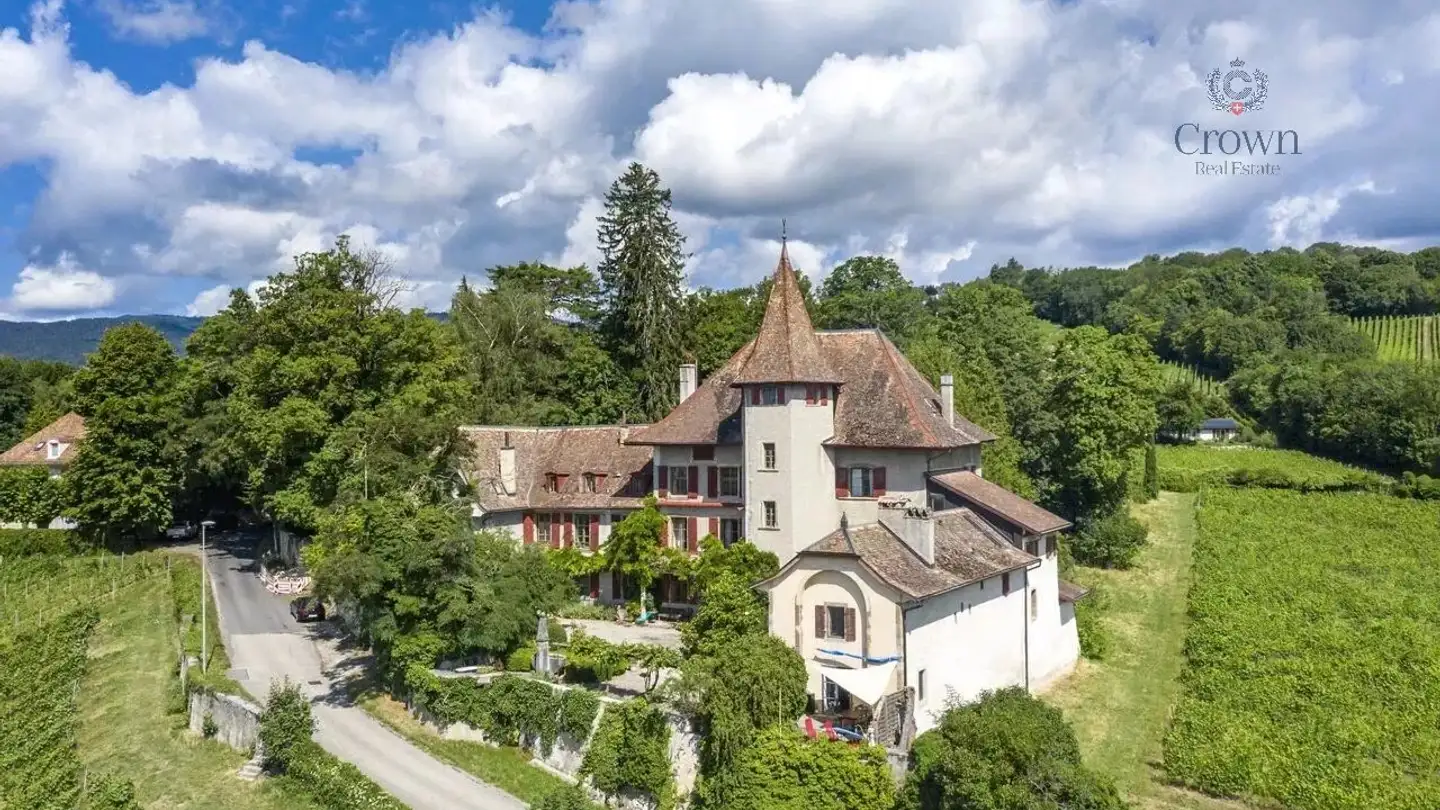 Castle for sale - 1268 Begnins