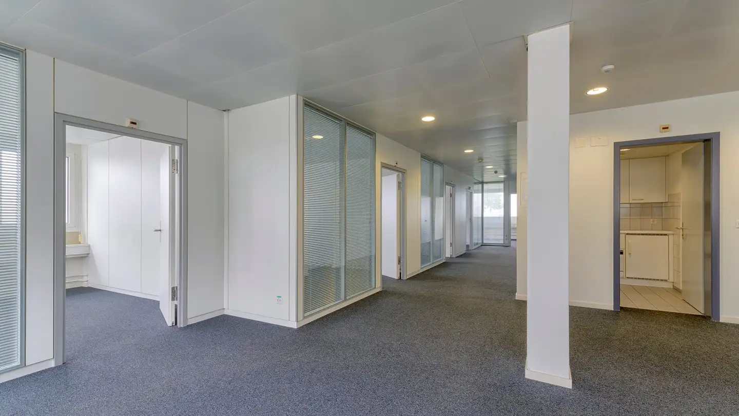 Commerciale in affitto - Ebikonerstrasse 75, 6043 Adligenswil - Foto 3