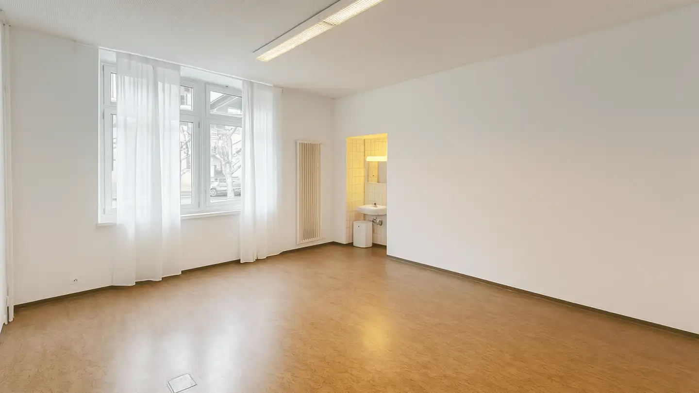 Office space for rent - Via Stazione 17b, 6760 Faido - Photo 4