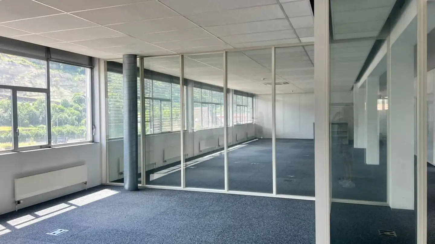 Gewerbe mieten - Bernstrasse 41, 3175 Flamatt - Foto 2