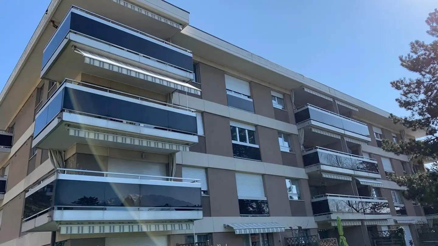 Parcheggio esterno in affitto - Chemin D'entre-Deux-Crêts 27, 1814 La Tour-de-Peilz