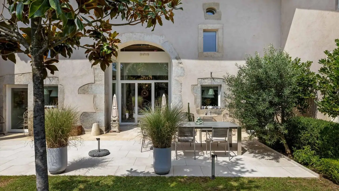 Castle for sale - 1180 Rolle