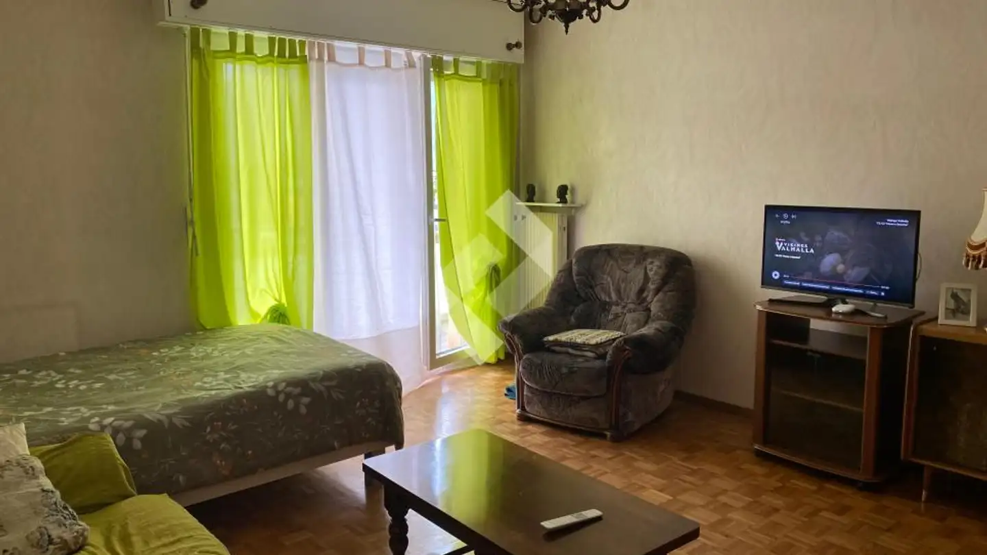 Apartment for sale - 1907 Saxon