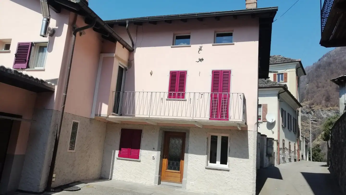 Appartement à louer - 6717 Dangio