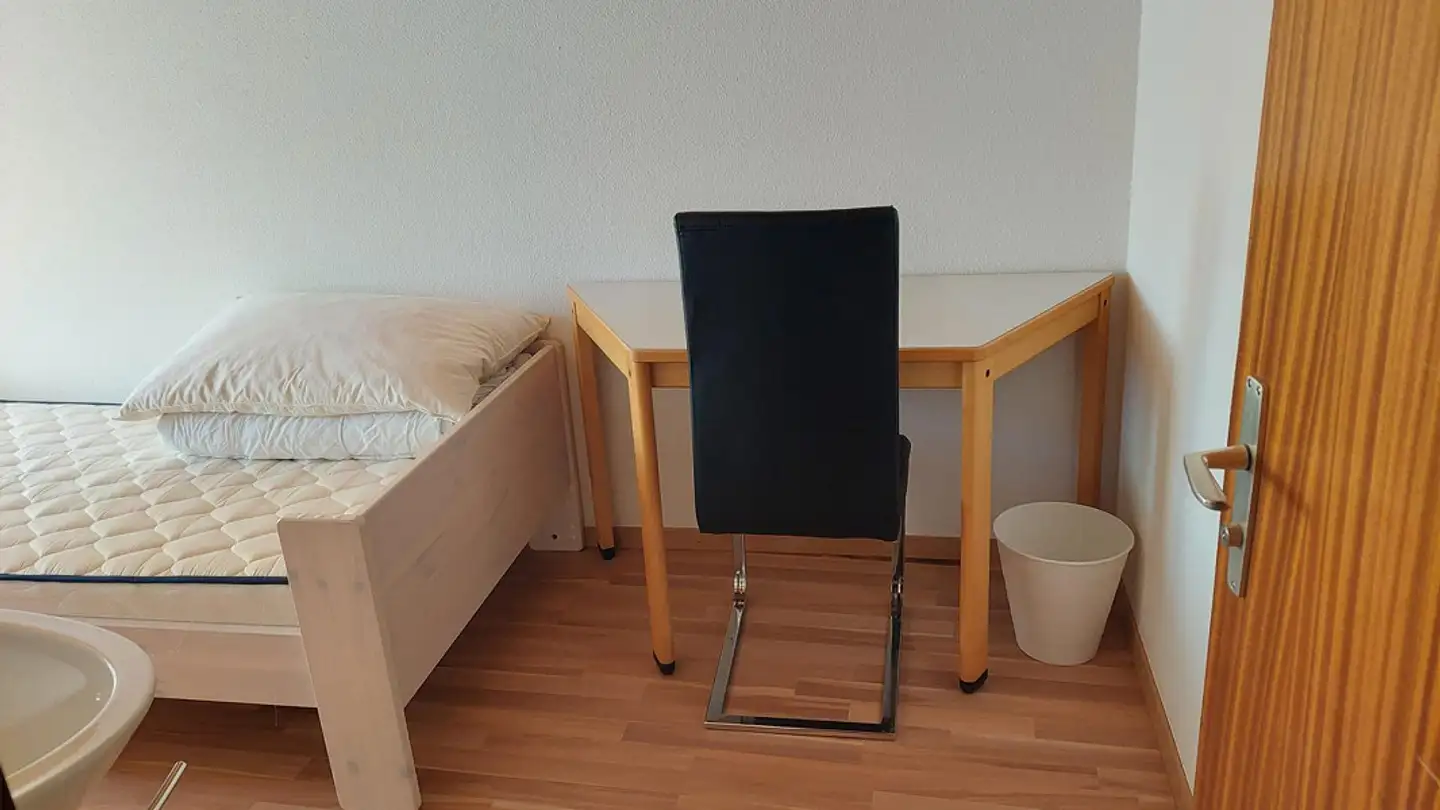 Appartement meublé à louer - Hauptstrasse 4, 7074 Malix - Photo 3
