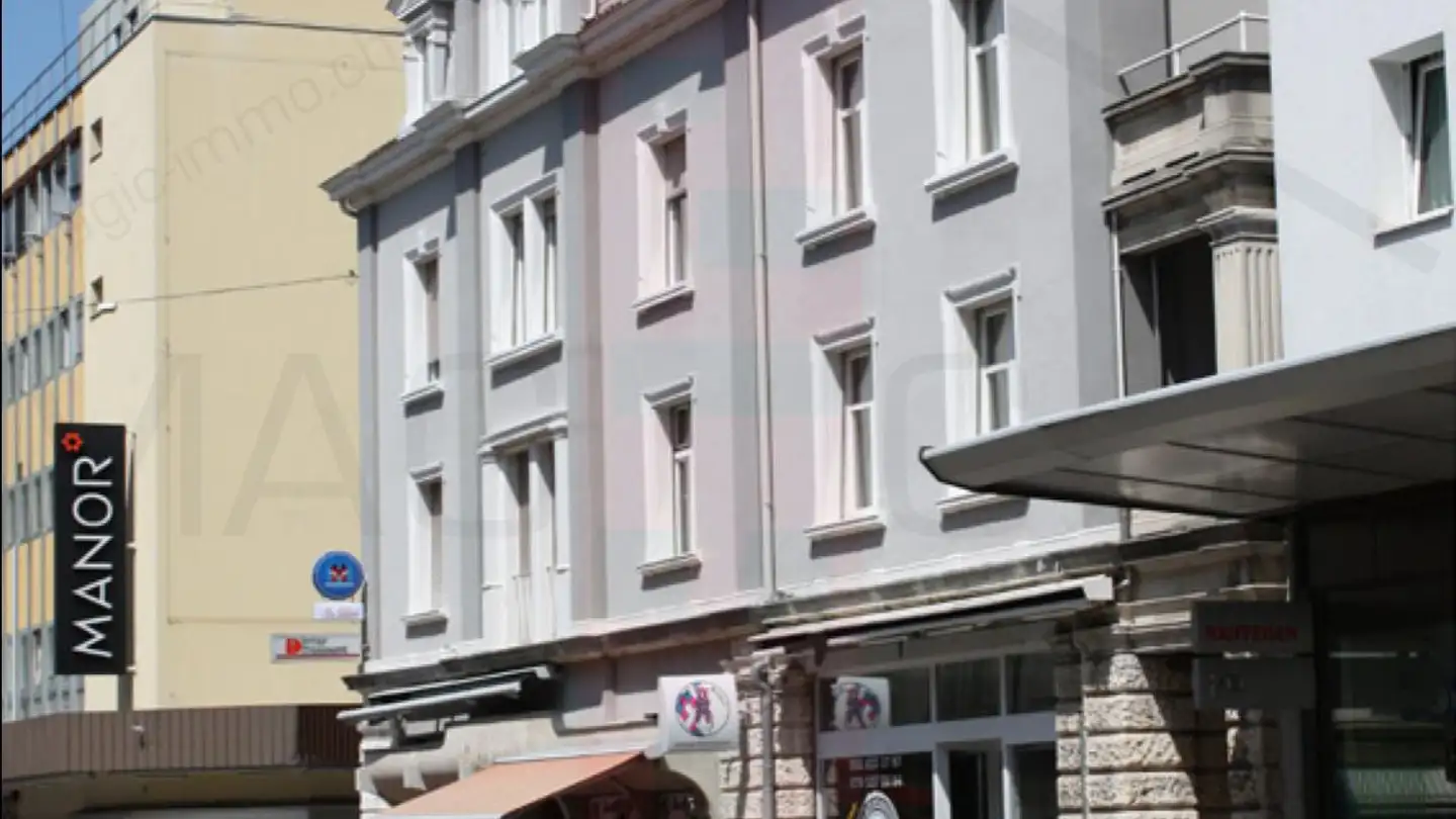 Mischgenutztes Gebäude kaufen - Avenue De La Gare, 2800 Delémont