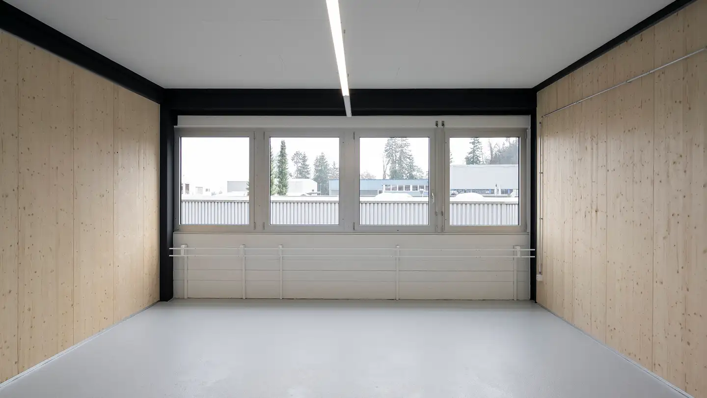 Atelier à louer - Bruggacherstrasse 16, 8117 Fällanden