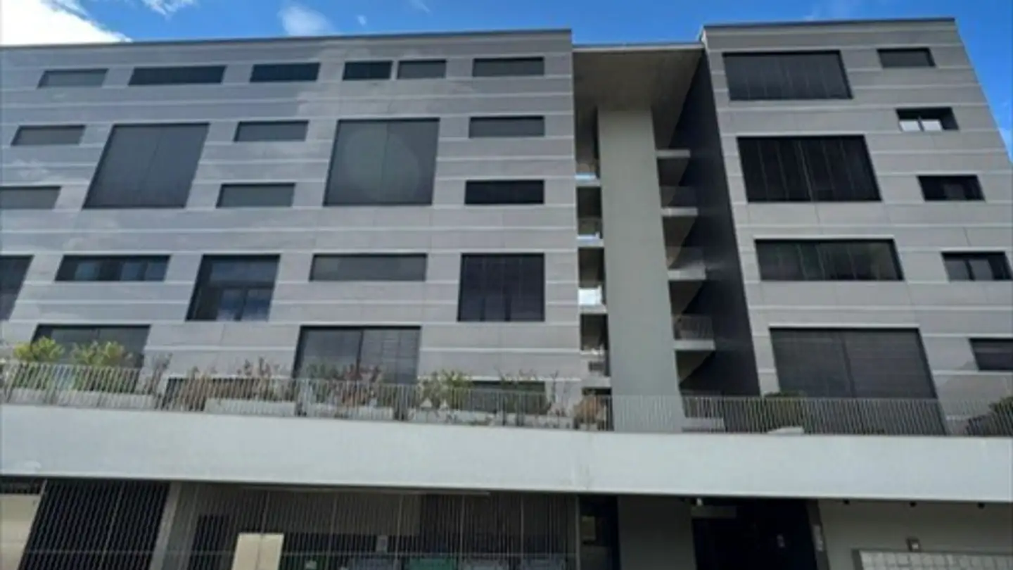 Place de parking extérieure à louer - 1025 St-Sulpice VD