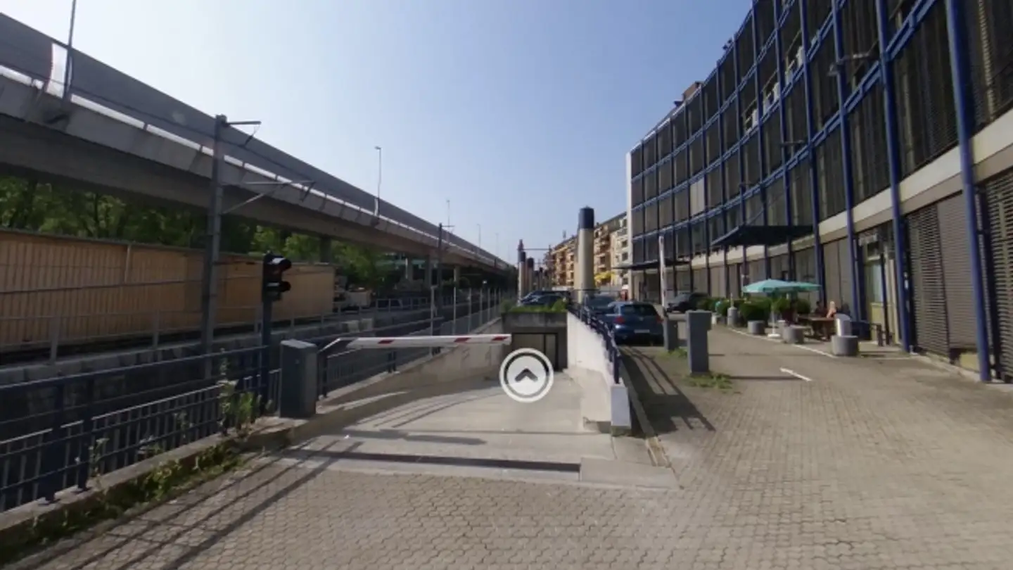 Place de parking extérieure à louer - Manessestrasse 85, 8045 Zürich