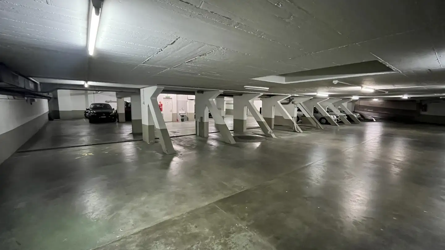 Tiefgaragenstellplatz mieten - Schaffhauserstrasse 403, 8050 Zürich - Foto 3