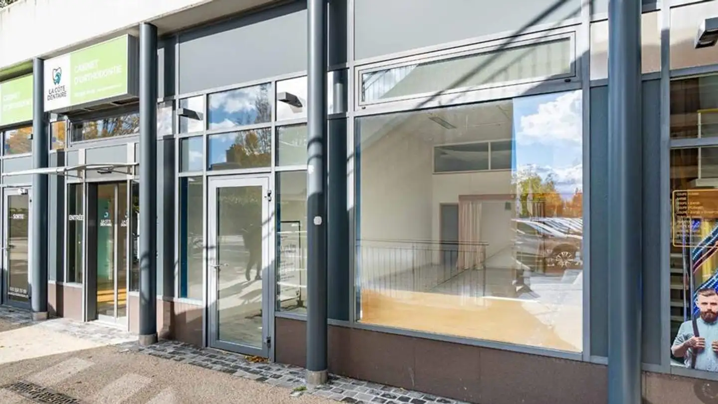 Shop for rent - 1162 St-Prex