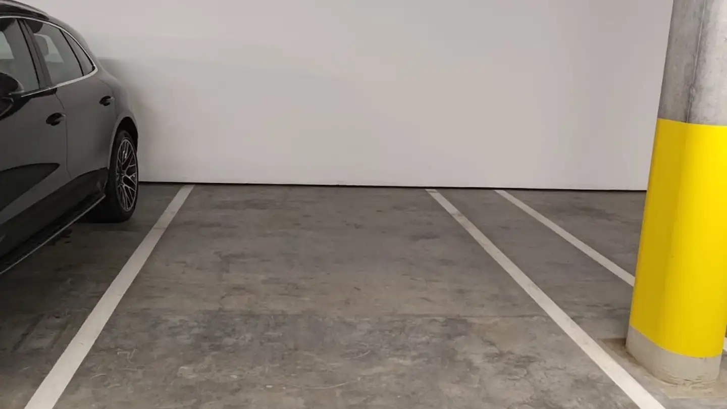 Single garage for rent - Gstaadstrasse 6, 3792 Saanen
