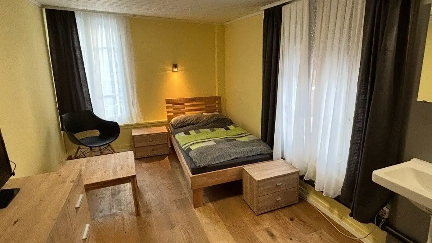 Chambre à louer - 8840 Trachslau