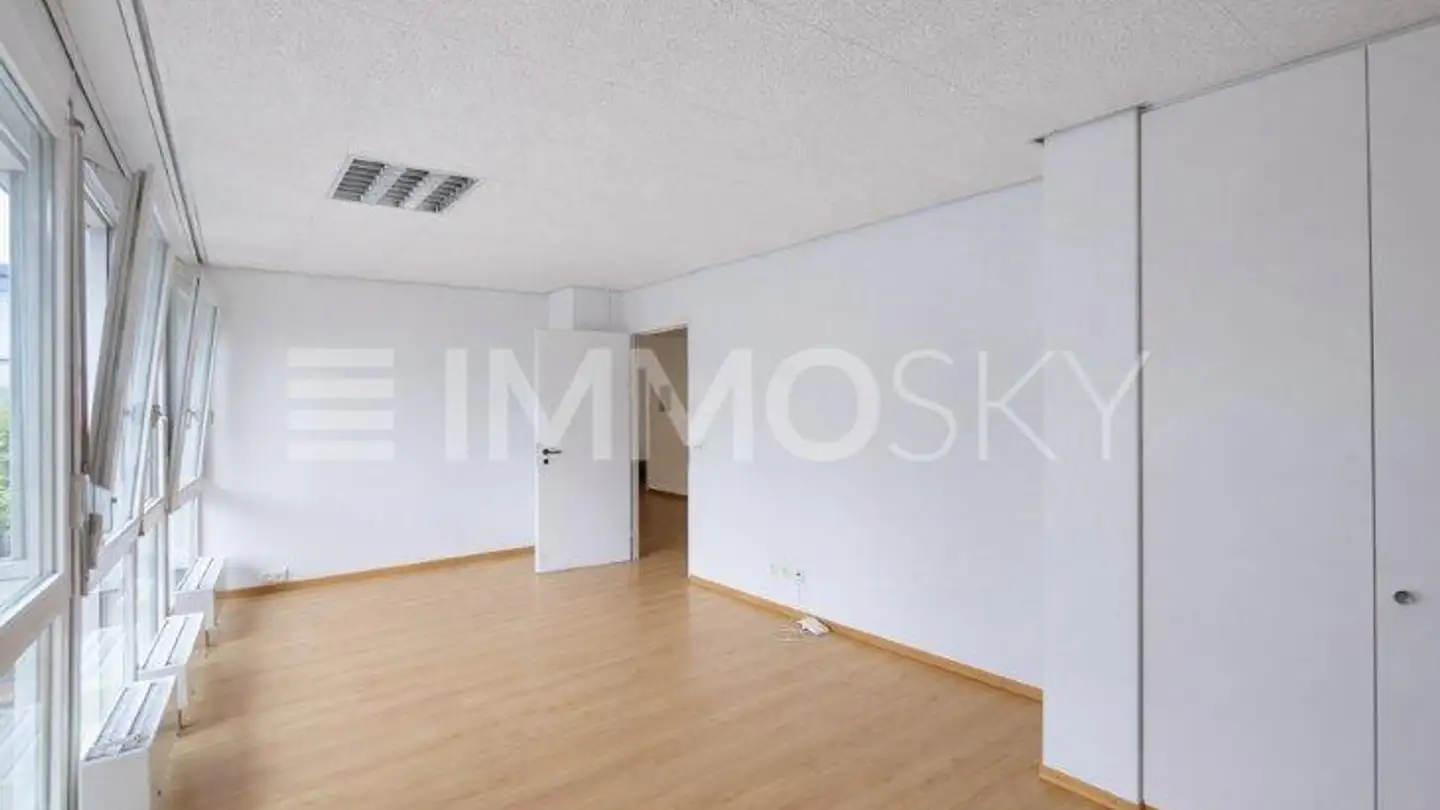 Office space for rent - 6048 Horw - Photo 3