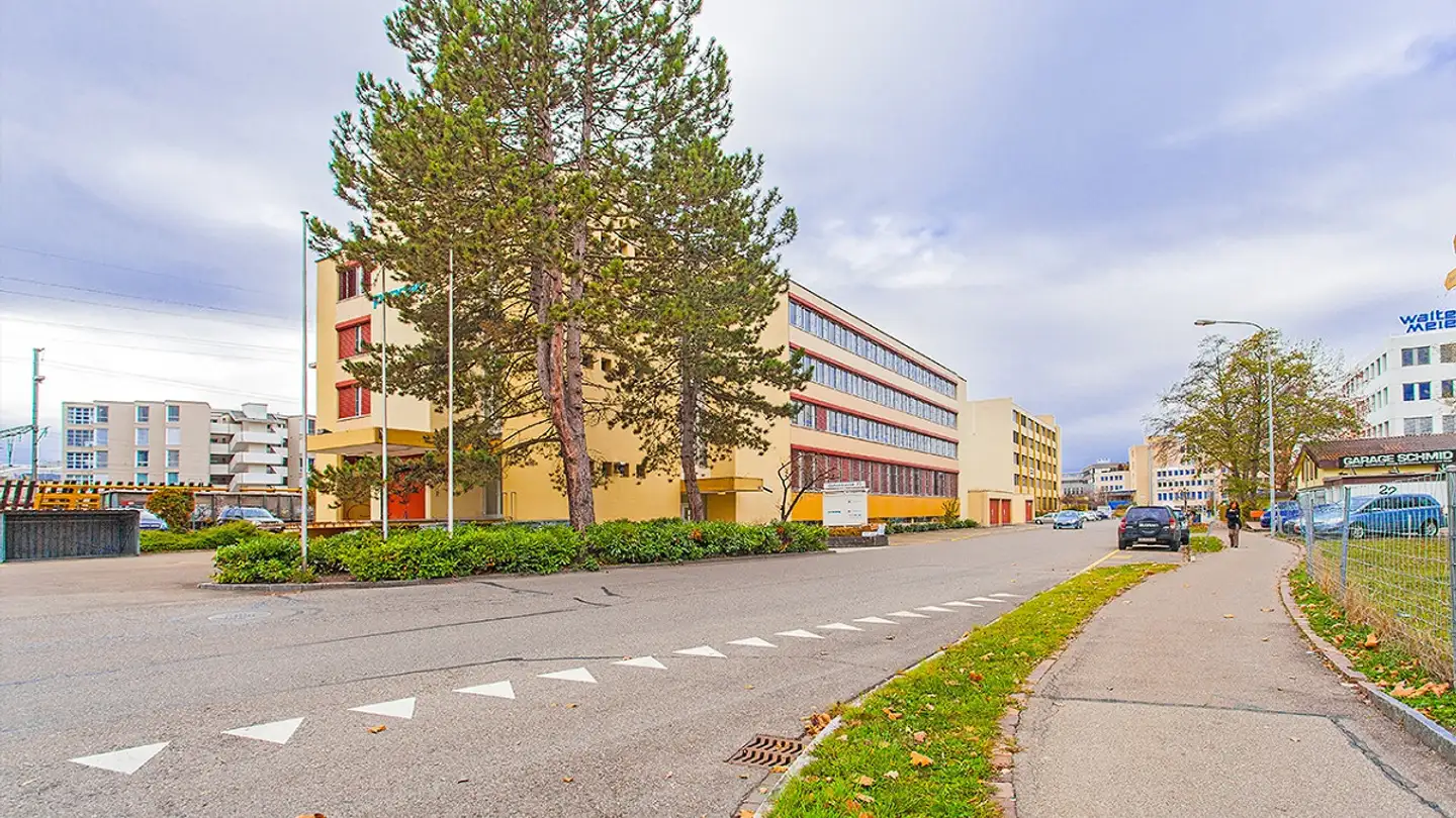 Bürofläche mieten - Bahnstrasse 23, 8603 Schwerzenbach