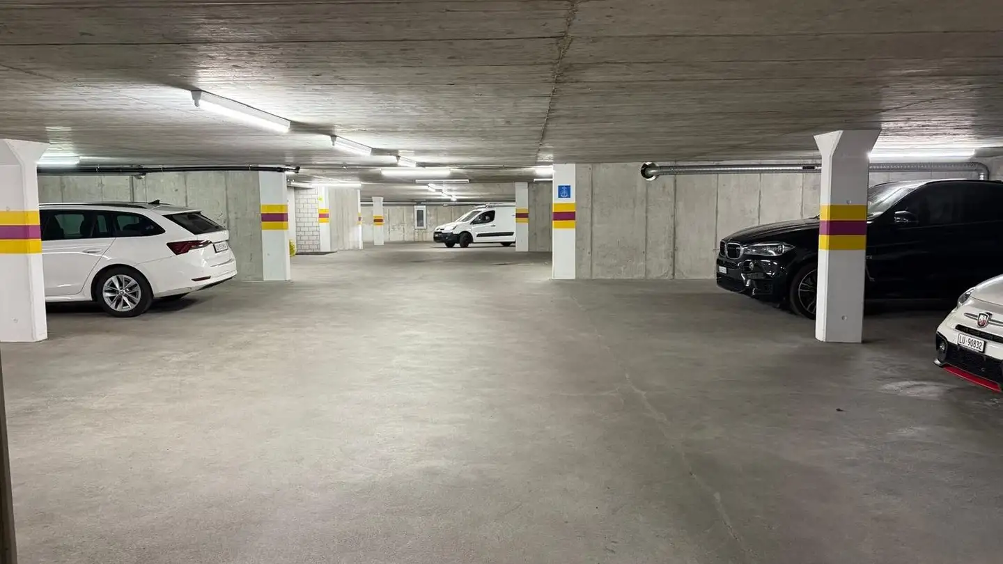 Place de parking souterraine à louer - Kirchgässli, 4934 Madiswil