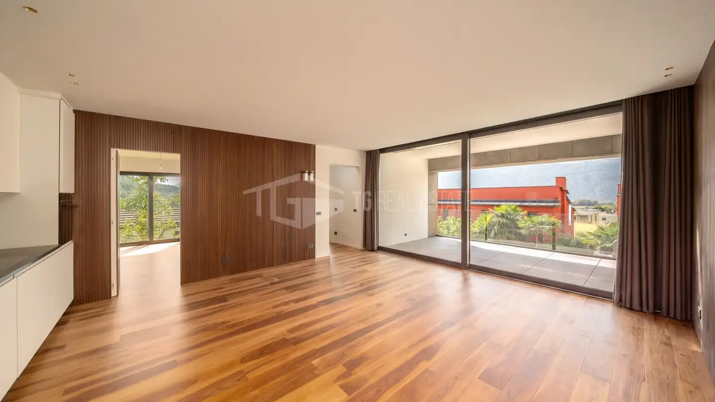 Apartment for sale - 6949 Comano