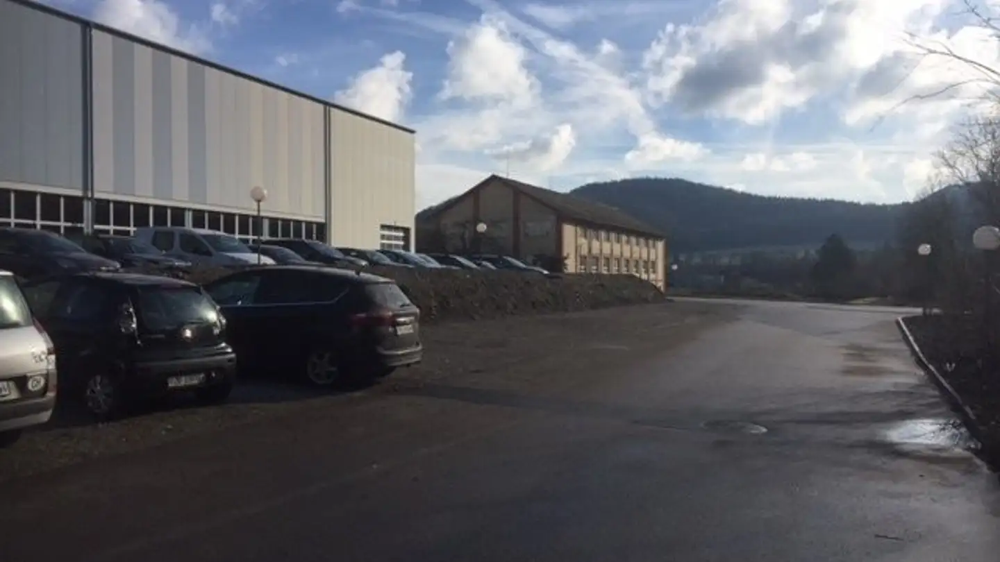 Parkplatz im Freien mieten - Rotfarb 1, 8413 Neftenbach