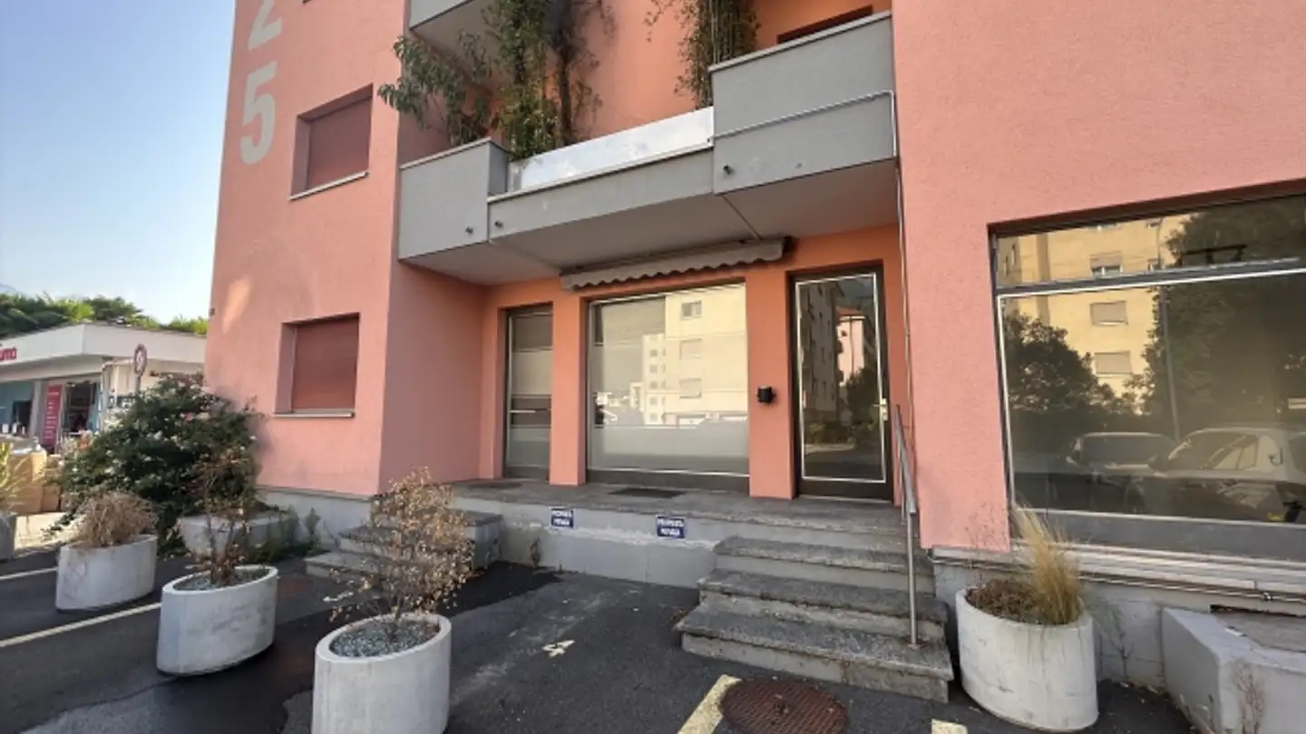 Shop for rent - Via Franco Zorzi 25, 6500 Bellinzona