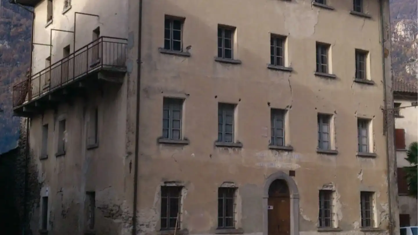 Maison individuelle à vendre - In Strèda Vegia, 6705 Cresciano