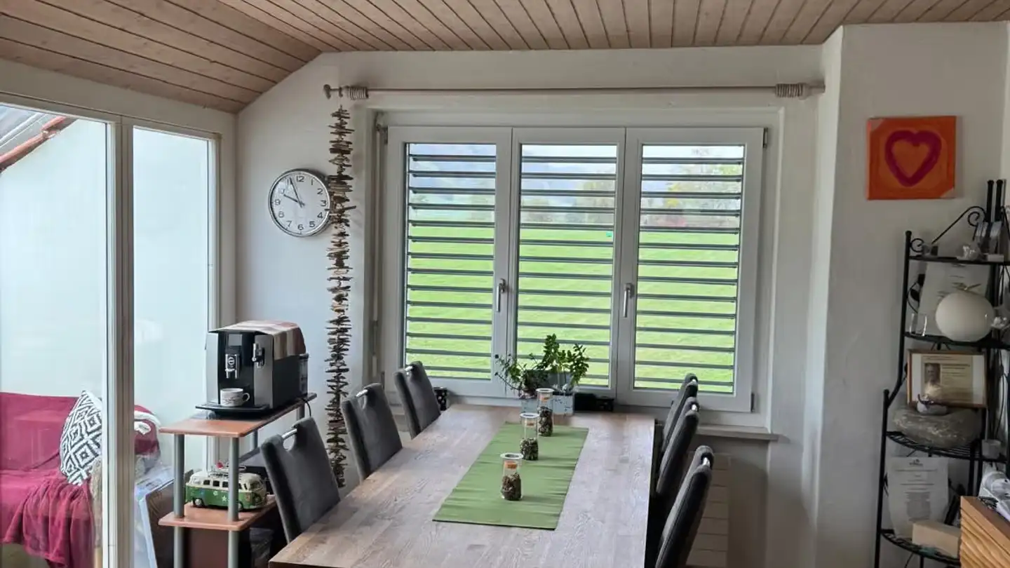 Dachgeschosswohnung mieten - Wiesenstrasse 13, 8363 Bichelsee