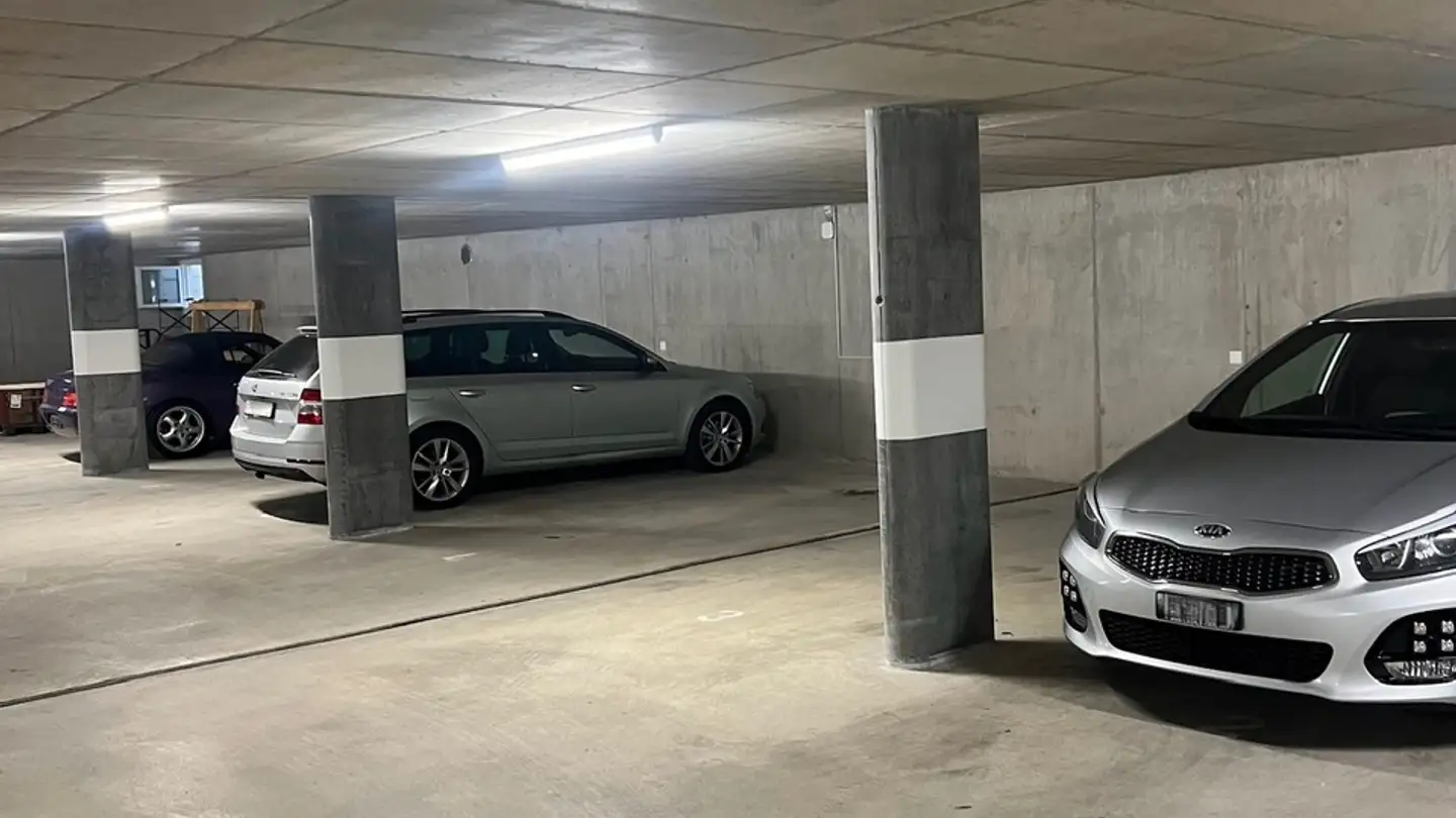 Place de parking intérieure à louer - Route Du Talent 17, 1042 Assens