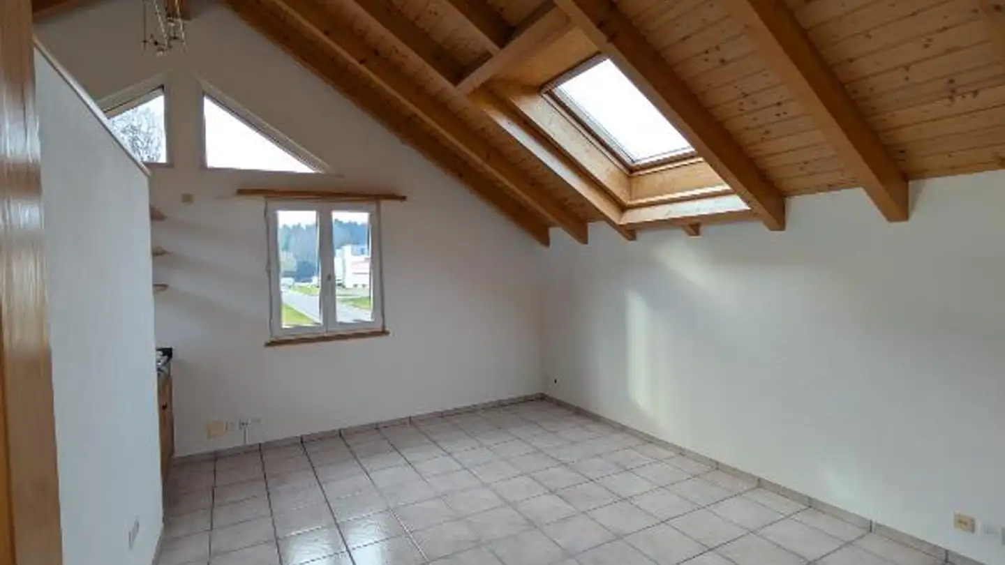 Attic flat for rent - Murgenthalerstrasse 50, 4628 Wolfwil - Photo 3