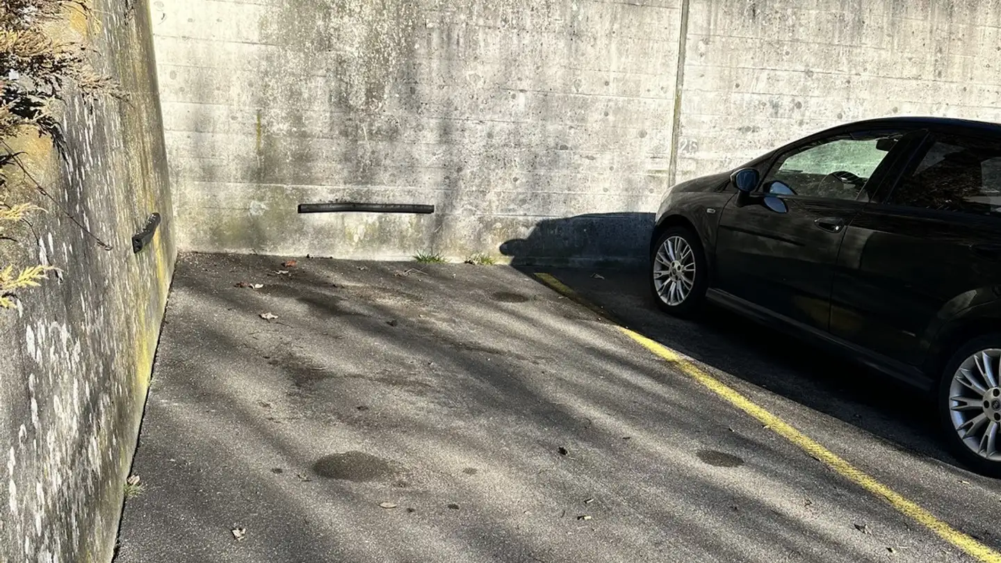 Place de parking extérieure à louer - Im Grafenstein 6, 8408 Winterthur