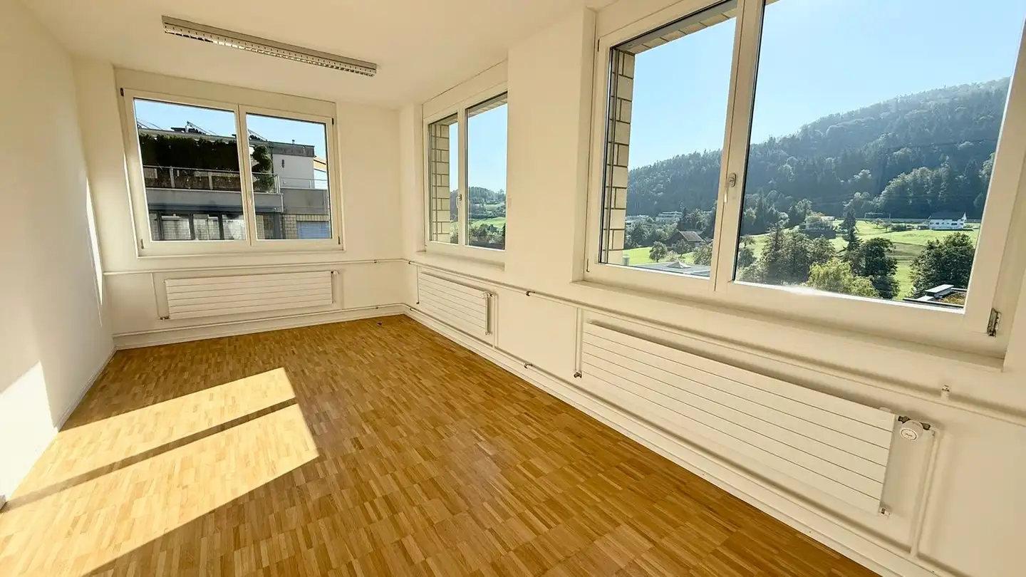 Bureau à louer - Eichenstrasse 4c, 8808 Pfäffikon SZ