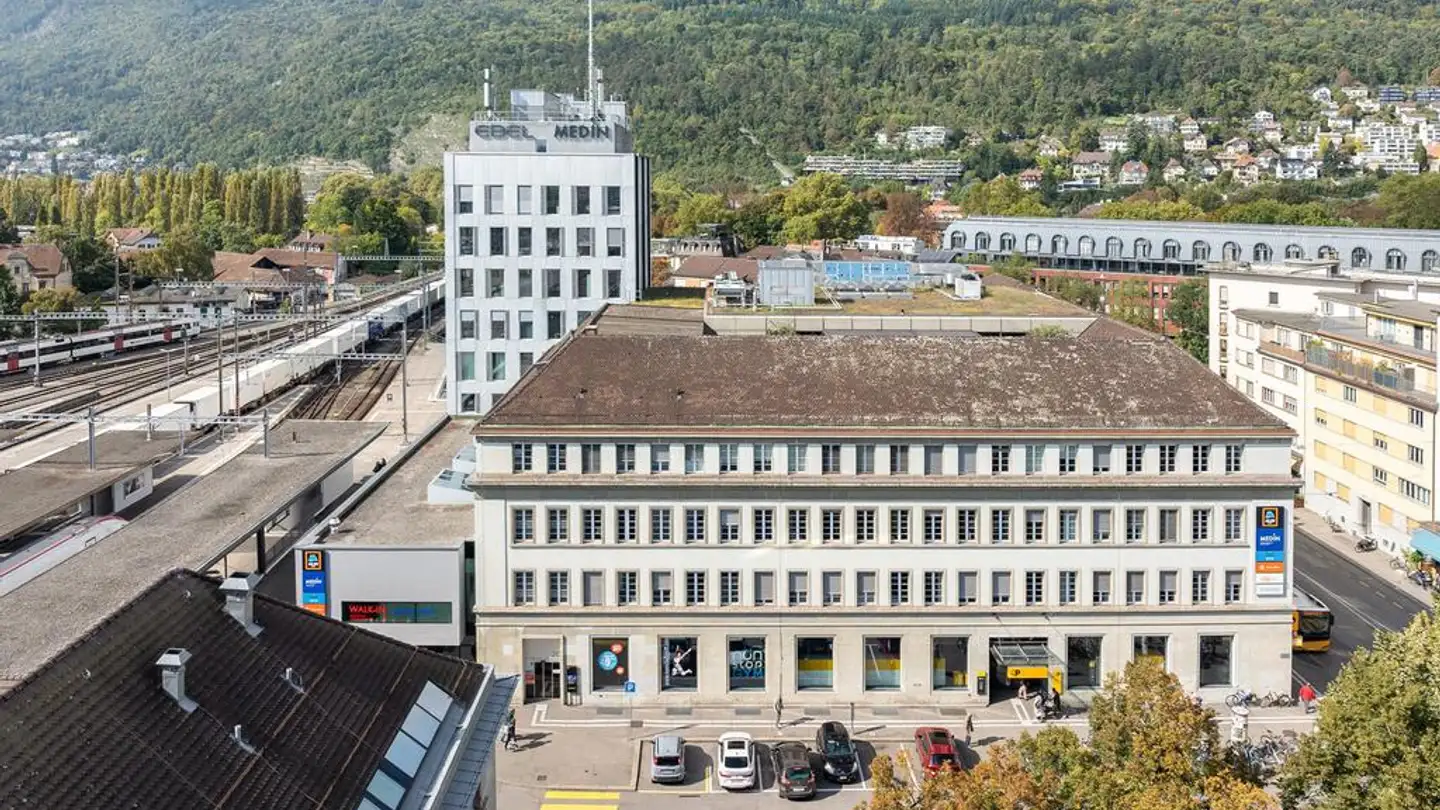 Commercial à louer - Place De La Gare / Bahnhofplatz 2, 2502 Biel/Bienne