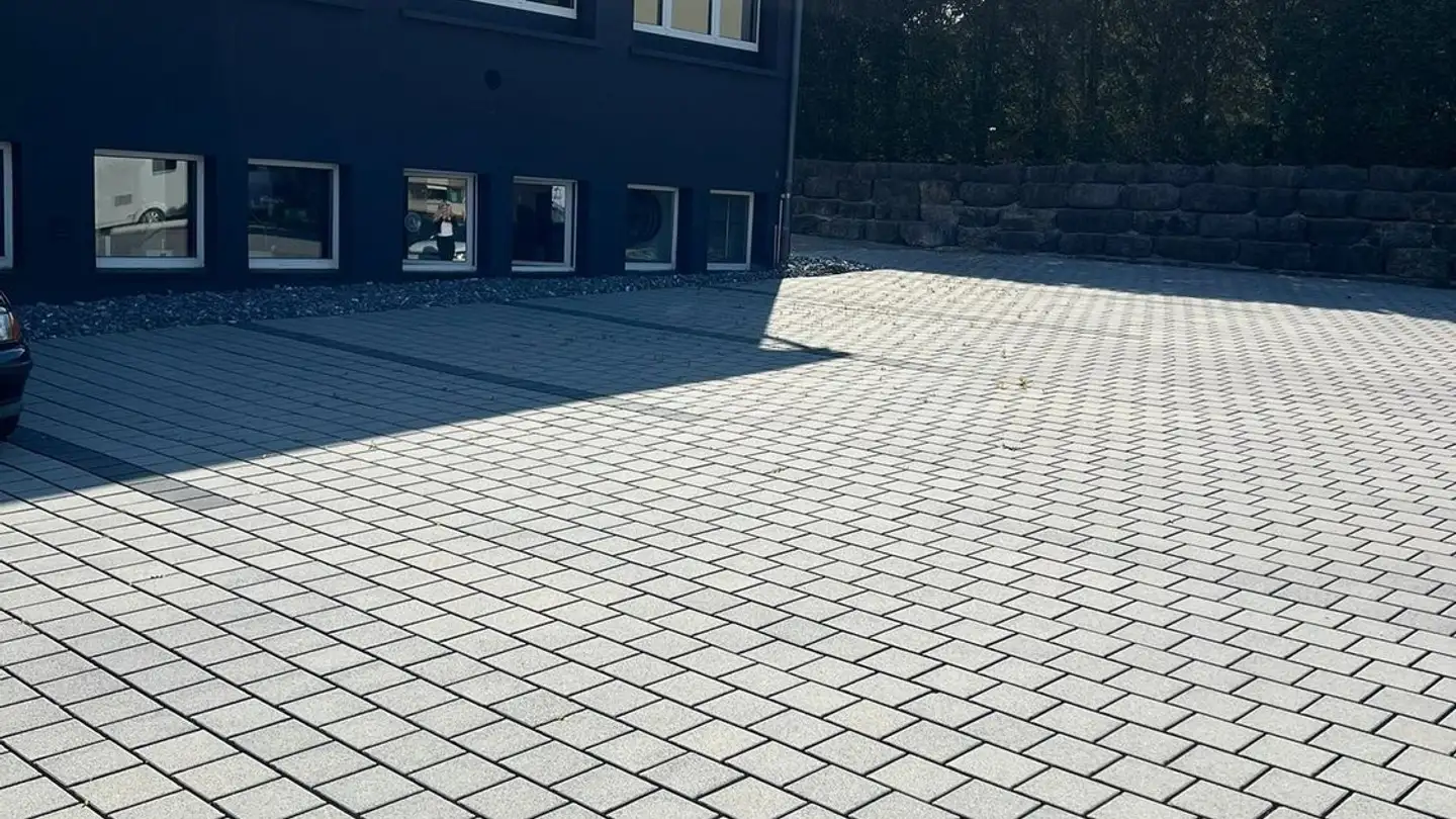 Place de parking extérieure à louer - Hauptstrasse 26, 4522 Rüttenen
