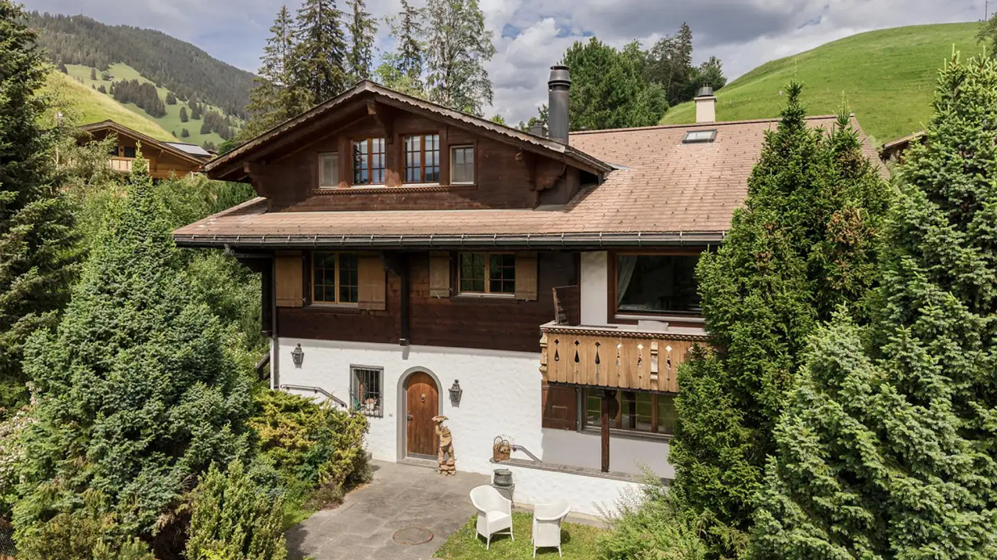 Casa bifamiliare in vendita - Badweidlistrasse 15, 3780 Gstaad