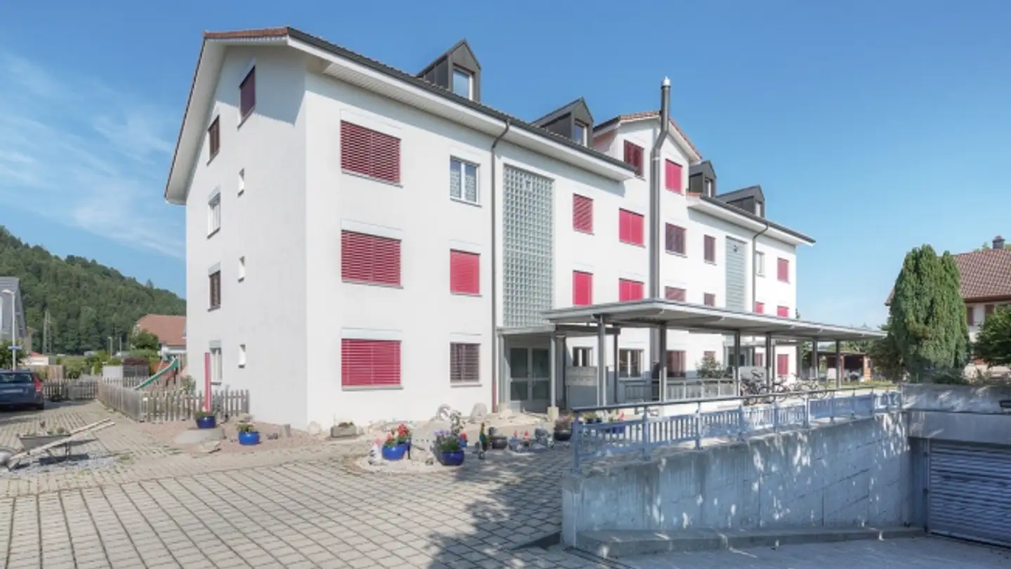 Attique à louer - Nussbaumweg 2, 5604 Hendschiken