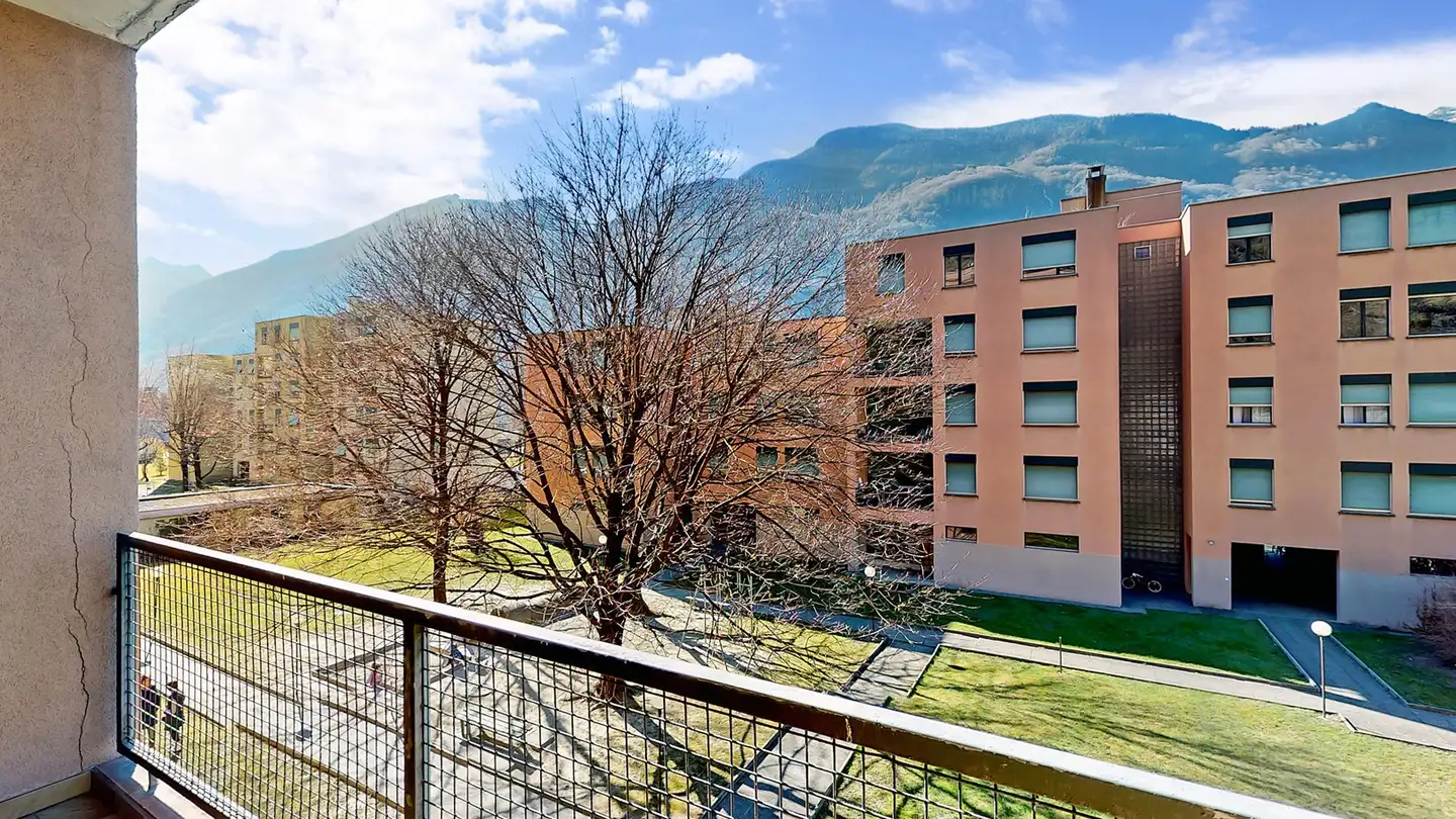 Garage for rent - Via Quinta 45, 6710 Biasca