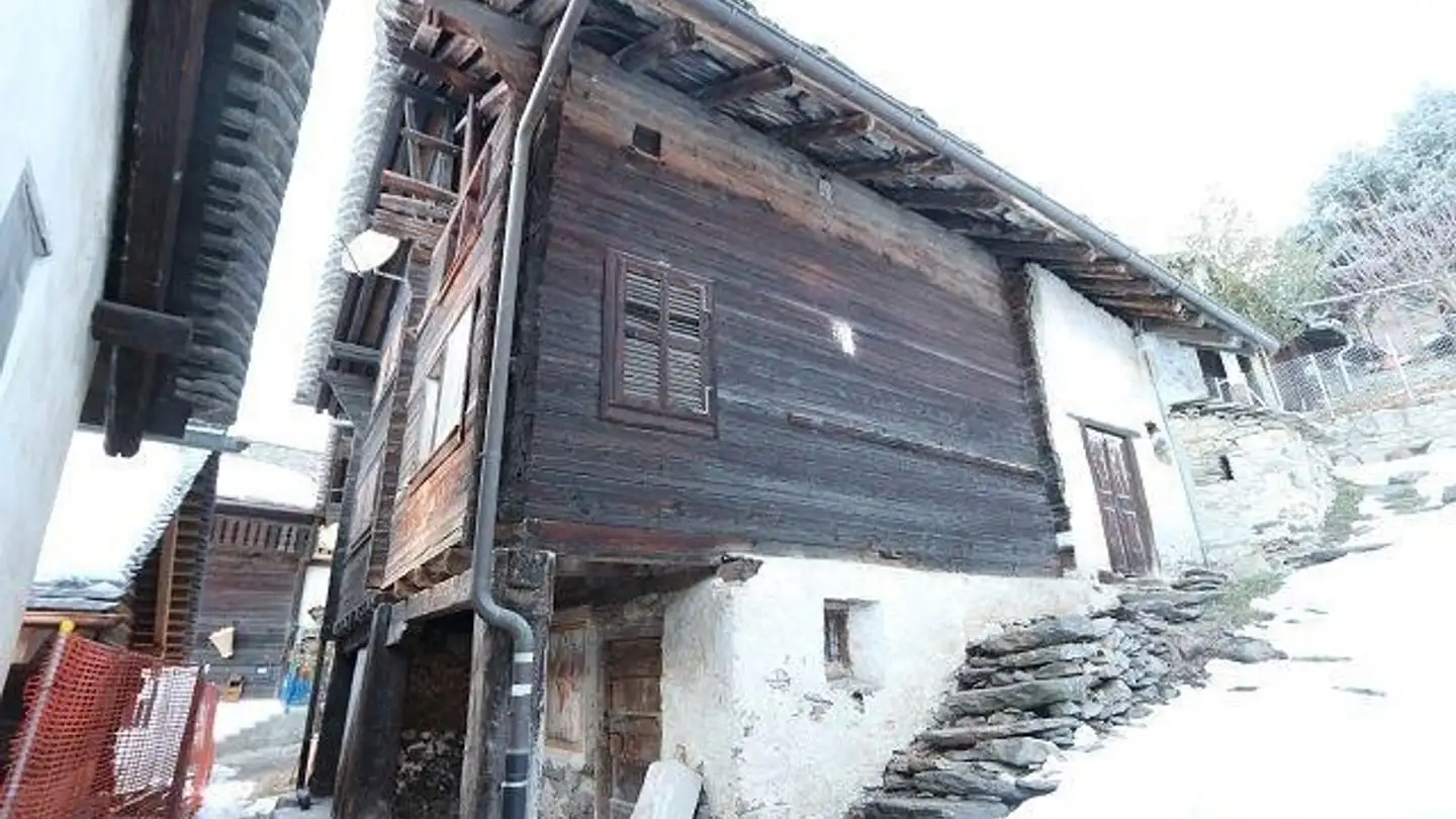 Single house for sale - 6760 Rossura